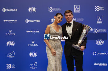 2023-12-08 - VERSTAPPEN, FIA Formula One World Championship - Champion, portrait with Kelly Piquet during the 2023 FIA Prize Giving Ceremony in Baky on December 8, 2023 at Baku Convention Center in Baku, Azerbaijan - FIA PRIZE GIVING 2023 - BAKU - FORMULA 1 - MOTORS