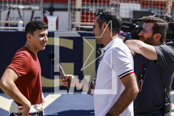 2023-03-02 - HADJAR Isack (fra), Hitech Grand Prix, Dallara F2, portrait interview Dupin Lourant, portrait Canal + during the 1st round of the 2023 FIA Formula 2 Championship from March 2 to 5, 2023 on the Bahrain International Circuit, in Sakhir, Bahrain - AUTO - FORMULA 2 2023 - BAHRAIN - FORMULA 2 - MOTORS
