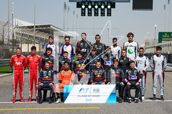 2023-03-02 - F2 drivers’ class picture during the 1st round of the 2023 FIA Formula 2 Championship from March 2 to 5, 2023 on the Bahrain International Circuit, in Sakhir, Bahrain - AUTO - FORMULA 2 2023 - BAHRAIN - FORMULA 2 - MOTORS