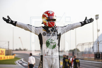 2023-03-04 - BOSCHUNG Raplh (swi), Campos Racing, Dallara F2, portrait celebration victory during the 1st round of the 2023 FIA Formula 2 Championship from March 2 to 5, 2023 on the Bahrain International Circuit, in Sakhir, Bahrain - AUTO - FORMULA 2 2023 - BAHRAIN - FORMULA 2 - MOTORS