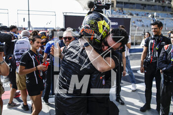 2023-03-05 - POURCHAIRE Théo (fra), ART Grand Prix, Dallara F2, portrait celebrates his victory during the 1st round of the 2023 FIA Formula 2 Championship from March 2 to 5, 2023 on the Bahrain International Circuit, in Sakhir, Bahrain - AUTO - FORMULA 2 2023 - BAHRAIN - FORMULA 2 - MOTORS