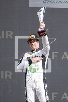 2023-03-05 - BOSCHUNG Raplh (swi), Campos Racing, Dallara F2, portrait podium during the 1st round of the 2023 FIA Formula 2 Championship from March 2 to 5, 2023 on the Bahrain International Circuit, in Sakhir, Bahrain - AUTO - FORMULA 2 2023 - BAHRAIN - FORMULA 2 - MOTORS