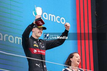 2023-07-09 - podium POURCHAIRE Théo (fra), ART Grand Prix, Dallara F2, portrait during the 8th round of the 2023 FIA Formula 2 Championship from July 7 to 9, 2023 on the Silverstone Circuit, in Silverstone, United Kingdom - AUTO - FORMULA 2 2023 - SILVERSTONE - FORMULA 2 - MOTORS