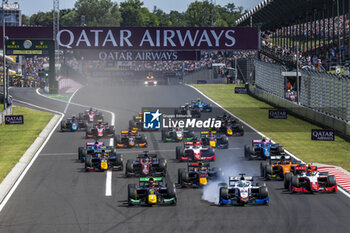 2023-07-22 - Start of the race, 01 HAUGER Dennis (nor), MP Motorsport, Dallara F2, 24 MAINI Kush (ind), Campos Racing, Dallara F2, action during the 9th round of the 2023 FIA Formula 2 Championship from July 21 to 23, 2023 on the Hungaroring, in Mogyorod, Hungary - AUTO - FORMULA 2 2023 - HUNGARY - FORMULA 2 - MOTORS