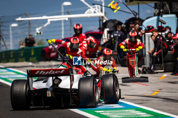 2023-07-23 - Pit stop, 07 VESTI Frederik (dnk), Prema Racing, Dallara F2, action during the 9th round of the 2023 FIA Formula 2 Championship from July 21 to 23, 2023 on the Hungaroring, in Mogyorod, Hungary - AUTO - FORMULA 2 2023 - HUNGARY - FORMULA 2 - MOTORS