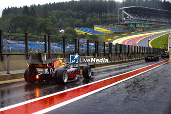 2023-07-28 - 10 HADJAR Isack (fra), Hitech Grand Prix, Dallara F2, action, pitlane, during the 10th round of the 2023 FIA Formula 2 Championship from July 28 to 30, 2023 on the Circuit de Spa-Francorchamps, in Stavelot, Belgium - AUTO - FORMULA 2 2023 - SPA - FORMULA 2 - MOTORS