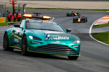 2023-08-27 - The FIA Aston Martin Safety Car in front of CRAWFORD Jak (usa), Hitech Grand Prix, Dallara F2, in action during the 11th round of the 2023 FIA Formula 2 Championship from August 25 to 28, 2023 on the Zandvoort Circuit, in Zandvoort, Netherlands - AUTO - FORMULA 2 2023 - ZANDVOORT - FORMULA 2 - MOTORS