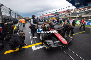 2023-08-27 - POURCHAIRE Théo (fra), ART Grand Prix, Dallara F2, portrait, starting grid, grille de depart during the 11th round of the 2023 FIA Formula 2 Championship from August 25 to 28, 2023 on the Zandvoort Circuit, in Zandvoort, Netherlands - AUTO - FORMULA 2 2023 - ZANDVOORT - FORMULA 2 - MOTORS