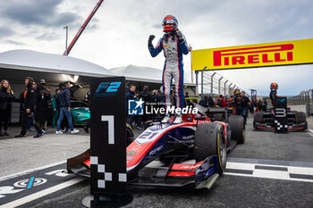 2023-08-27 - NOVALAK Clément (fra), Trident Racing, Dallara F2, portrait, celebrating his win during the 11th round of the 2023 FIA Formula 2 Championship from August 25 to 28, 2023 on the Zandvoort Circuit, in Zandvoort, Netherlands - AUTO - FORMULA 2 2023 - ZANDVOORT - FORMULA 2 - MOTORS