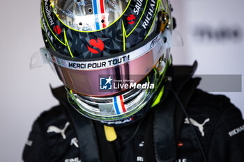 2023-11-24 - POURCHAIRE Théo (fra), ART Grand Prix, Dallara F2, portrait during the 13th round of the 2023 FIA Formula 2 Championship from November 24 to 26, 2023 on the Yas Marina Circuit, in Abu Dhabi, United Arab Emirates - AUTO - FORMULA 2 2023 - ABU DHABI - FORMULA 2 - MOTORS