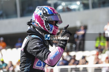 2023-11-26 - DOOHAN Jack (aus), UNI-Virtuosi Racing, Dallara F2, portrait, celebrate his win, during the 13th round of the 2023 FIA Formula 2 Championship from November 24 to 26, 2023 on the Yas Marina Circuit, in Abu Dhabi, United Arab Emirates - AUTO - FORMULA 2 2023 - ABU DHABI - FORMULA 2 - MOTORS
