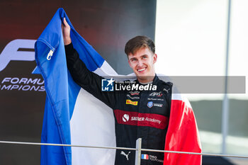 2023-11-26 - POURCHAIRE Théo (fra), ART Grand Prix, Dallara F2, celebrating the title during the 13th round of the 2023 FIA Formula 2 Championship from November 24 to 26, 2023 on the Yas Marina Circuit, in Abu Dhabi, United Arab Emirates - AUTO - FORMULA 2 2023 - ABU DHABI - FORMULA 2 - MOTORS
