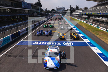2023-01-12 - Family picture of all the drivers and Gen3 cars and the Safety Car during the 2023 Mexico City ePrix, 1st meeting of the 2022-23 ABB FIA Formula E World Championship, on the Autodromo Hermanos Rodriguez from January 12 to 14, in Mexico City, Mexico - AUTO - 2022 FORMULA E MEXICO CITY EPRIX - FORMULA E - MOTORS
