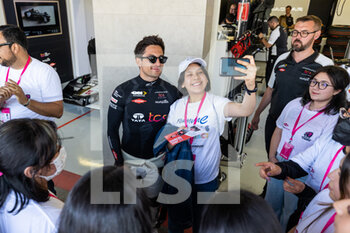 13/01/2023 - Girls on Track with EVANS Mitch (nzl), Jaguar TCS Racing, Spark-Jaguar, Jaguar I - Time 6, portrait during the 2023 Mexico City ePrix, 1st meeting of the 2022-23 ABB FIA Formula E World Championship, on the Autodromo Hermanos Rodriguez from January 12 to 14, in Mexico City, Mexico - AUTO - 2023 FORMULA E MEXICO CITY EPRIX - FORMULA E - MOTORI