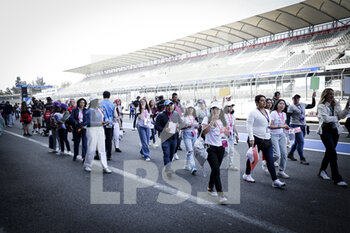 13/01/2023 - Girls on track tour en Pit Lane during the 2023 Mexico City ePrix, 1st meeting of the 2022-23 ABB FIA Formula E World Championship, on the Autodromo Hermanos Rodriguez from January 12 to 14, in Mexico City, Mexico - AUTO - 2022 FORMULA E MEXICO CITY EPRIX - FORMULA E - MOTORI