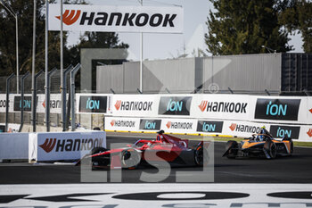 13/01/2023 - 27 DENNIS Jake (gbr), Avalanche Andretti Formula E, Spark-Porsche, Porsche 99X Electric, action 05 HUGHES Jake (gbr), Neom McLaren Formula E Team, Spark-Nissan, Nissan e-4ORCE 04, action during the 2023 Hankook Mexico City E-Prix, 1st meeting of the 2022-23 ABB FIA Formula E World Championship, on the Autodromo Hermanos Rodriguez from January 12 to 14, in Mexico City, Mexico - AUTO - 2022 FORMULA E MEXICO CITY EPRIX - FORMULA E - MOTORI