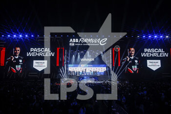 27/01/2023 - WEHRLEIN Pascal (ger), TAG HAUER Porsche Formula E Team, Porsche 99X Electric, portrait podium, celebration victory during the 2023 Diriyah ePrix, 2nd meeting of the 2022-23 ABB FIA Formula E World Championship, on the Riyadh Street Circuit from January 26 to 28, in Diriyah, Saudi Arabia - AUTO - 2023 FORMULA E DIRIYAH EPRIX - FORMULA E - MOTORI