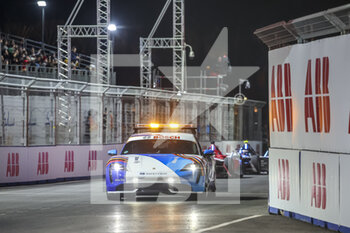 2023-01-28 - safety car action during the 2023 Diriyah ePrix, 2nd meeting of the 2022-23 ABB FIA Formula E World Championship, on the Riyadh Street Circuit from January 26 to 28, in Diriyah, Saudi Arabia - AUTO - 2023 FORMULA E DIRIYAH EPRIX - FORMULA E - MOTORS