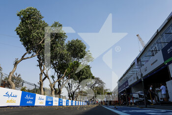 2023-02-09 - Pit lane atmosphere during the 2023 Hyderabad ePrix, 3rd meeting of the 2022-23 ABB FIA Formula E World Championship, on the Hyderabad Street Circuit from February 9 to 11, in Hyderabad, India - AUTO - 2022 FORMULA E HYDERABAD EPRIX - FORMULA E - MOTORS
