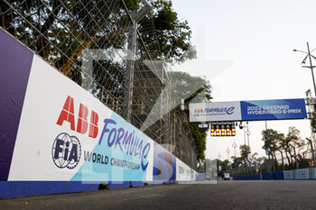 2023-02-09 - Illustration, preparation of the track during the 2023 Hyderabad ePrix, 3rd meeting of the 2022-23 ABB FIA Formula E World Championship, on the Hyderabad Street Circuit from February 9 to 11, in Hyderabad, India - AUTO - 2022 FORMULA E HYDERABAD EPRIX - FORMULA E - MOTORS