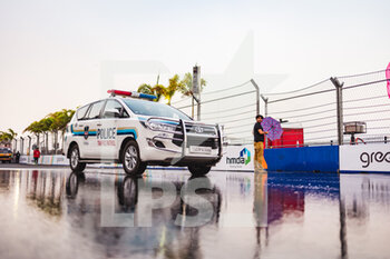 2023-02-09 - Preparation of the track during the 2023 Hyderabad ePrix, 3rd meeting of the 2022-23 ABB FIA Formula E World Championship, on the Hyderabad Street Circuit from February 9 to 11, in Hyderabad, India - AUTO - 2022 FORMULA E HYDERABAD EPRIX - FORMULA E - MOTORS