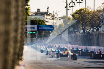 2023-02-11 - Start of the race during the 2023 Hyderabad ePrix, 3rd meeting of the 2022-23 ABB FIA Formula E World Championship, on the Hyderabad Street Circuit from February 9 to 11, in Hyderabad, India - AUTO - 2022 FORMULA E HYDERABAD EPRIX - FORMULA E - MOTORS