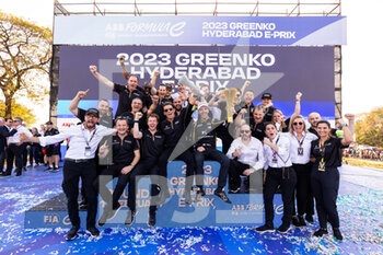 2023-02-11 - Team picture with VERGNE Jean-Eric (fra), DS Penske Formula E Team, Spark-DS, DS E-Tense FE23, portrait at the podium during the 2023 Hyderabad ePrix, 3rd meeting of the 2022-23 ABB FIA Formula E World Championship, on the Hyderabad Street Circuit from February 9 to 11, in Hyderabad, India - AUTO - 2022 FORMULA E HYDERABAD EPRIX - FORMULA E - MOTORS