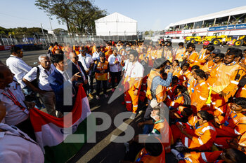 2023-02-11 - BEN SULAYEM Mohammed (uae), President of the FIA, and Marshalls during the 2023 Hyderabad ePrix, 3rd meeting of the 2022-23 ABB FIA Formula E World Championship, on the Hyderabad Street Circuit from February 9 to 11, in Hyderabad, India - AUTO - 2022 FORMULA E HYDERABAD EPRIX - FORMULA E - MOTORS