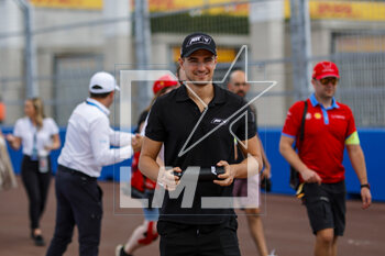 2023-02-24 - MULLER Nico (swi), Team ABT - CUPRA, Spark-Mahindra, Mahindra M9-Electro, portrait Track walk during the 2023 Cape Town ePrix, 4th meeting of the 2022-23 ABB FIA Formula E World Championship, on the Cape Town Street Circuit from February 23 to 25, in Cape Town, South Africa - AUTO - 2023 FORMULA E CAPE TOWN EPRIX - FORMULA E - MOTORS