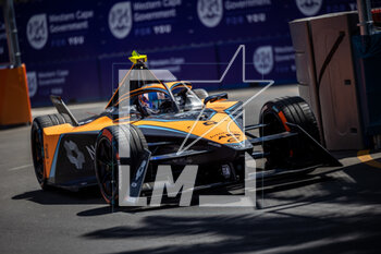 2023-02-24 - 05 HUGHES Jake (gbr), Neom McLaren Formula E Team, Spark-Nissan, Nissan e-4ORCE 04, action during the 2023 Cape Town ePrix, 4th meeting of the 2022-23 ABB FIA Formula E World Championship, on the Cape Town Street Circuit from February 23 to 25, in Cape Town, South Africa - AUTO - 2023 FORMULA E CAPE TOWN EPRIX - FORMULA E - MOTORS