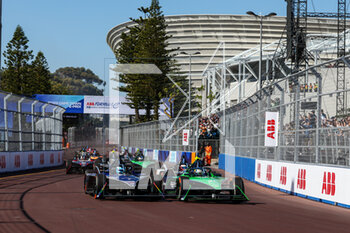 2023-02-25 - 37 CASSIDY Nick (nzl), Envision Racing, Spark-Jaguar, Jaguar I - Time 6, action, 07 GUNTHER Maximilian (ger), Maserati MSG Racing, Spark-Venturi, action during the 2023 Cape Town ePrix, 4th meeting of the 2022-23 ABB FIA Formula E World Championship, on the Cap Town Street Circuit from February 23 to 25, in Cape Town, South Africa - AUTO - 2023 FORMULA E CAPE TOWN EPRIX - FORMULA E - MOTORS