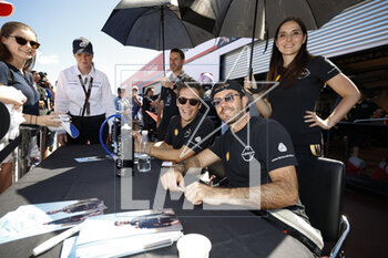 2023-02-25 - NATO Norman (fra), Nissan Formula E Team, Spark-Nissan, Nissan e-4ORCE 04, portrait FENESTRAZ Sacha (fra), Nissan Formula E Team, Spark-Nissan, Nissan e-4ORCE 04, portrait autograph session, session autographe during the 2023 Cape Town ePrix, 4th meeting of the 2022-23 ABB FIA Formula E World Championship, on the Cape Town Street Circuit from February 23 to 25, in Cape Town, South Africa - AUTO - 2023 FORMULA E CAPE TOWN EPRIX - FORMULA E - MOTORS
