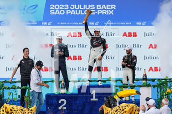 2023-03-25 - EVANS Mitch (nzl), Jaguar TCS Racing, Spark-Jaguar, Jaguar I - Time 6, CASSIDY Nick (nzl), Envision Racing, Spark-Jaguar, Jaguar I - Time 6, BIRD Sam (gbr), Jaguar TCS Racing, Spark-Jaguar, Jaguar I - Time 6, portrait podium during the 2023 Sao Paulo ePrix, 5th meeting of the 2022-23 ABB FIA Formula E World Championship, on the Sao Paulo Street Circuit from March 23 to 25, 2023 in Sao Paulo, Brazil - AUTO - 2023 FORMULA E SAO PAULO EPRIX - FORMULA E - MOTORS