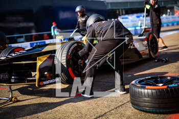 2023-04-21 - 01 VANDOORNE Stoffel (bel), DS Penske Formula E Team, Spark-DS, DS E-Tense FE23, action pitstop during the 2023 Berlin ePrix, 6th meeting of the 2022-23 ABB FIA Formula E World Championship, on the Tempelhof Airport Street Circuit from April 21 to 23, 2023 in Berlin, Germany - AUTO - 2023 FORMULA E BERLIN EPRIX - FORMULA E - MOTORS