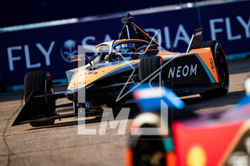2023-04-22 - 58 RAST René (ger), Neom McLaren Formula E Team, Spark-Nissan, Nissan e-4ORCE 04, action during the 2023 Berlin ePrix, 6th meeting of the 2022-23 ABB FIA Formula E World Championship, on the Tempelhof Airport Street Circuit from April 21 to 23, 2023 in Berlin, Germany - AUTO - 2023 FORMULA E BERLIN EPRIX - FORMULA E - MOTORS