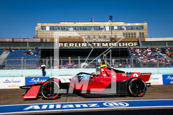 2023-04-22 - 36 LOTTERER André (ger), Avalanche Andretti Formula E, Spark-Porsche, Porsche 99X Electric, action during the 2023 Berlin ePrix, 6th meeting of the 2022-23 ABB FIA Formula E World Championship, on the Tempelhof Airport Street Circuit from April 21 to 23, 2023 in Berlin, Germany - AUTO - 2023 FORMULA E BERLIN EPRIX - FORMULA E - MOTORS