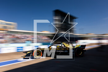 2023-04-22 - 01 VANDOORNE Stoffel (bel), DS Penske Formula E Team, Spark-DS, DS E-Tense FE23, ambiance action pitlane during the 2023 Berlin ePrix, 6th meeting of the 2022-23 ABB FIA Formula E World Championship, on the Tempelhof Airport Street Circuit from April 21 to 23, 2023 in Berlin, Germany - AUTO - 2023 FORMULA E BERLIN EPRIX - FORMULA E - MOTORS