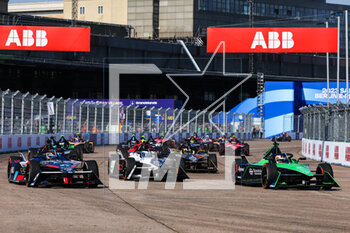 2023-04-22 - Start during the 2023 Berlin ePrix, 6th meeting of the 2022-23 ABB FIA Formula E World Championship, on the Tempelhof Airport Street Circuit from April 21 to 23, 2023 in Berlin, Germany - AUTO - 2023 FORMULA E BERLIN EPRIX - FORMULA E - MOTORS