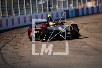2023-04-22 - 08 ROWLAND Oliver (gbr), Mahindra Racing, Spark-Mahindra, Mahindra M9-Electro, action during the 2023 Berlin ePrix, 6th meeting of the 2022-23 ABB FIA Formula E World Championship, on the Tempelhof Airport Street Circuit from April 21 to 23, 2023 in Berlin, Germany - AUTO - 2023 FORMULA E BERLIN EPRIX - FORMULA E - MOTORS