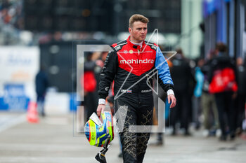 2023-04-23 - ROWLAND Oliver (gbr), Mahindra Racing, Spark-Mahindra, Mahindra M9-Electro, portrait during the 2023 Berlin ePrix, 6th meeting of the 2022-23 ABB FIA Formula E World Championship, on the Tempelhof Airport Street Circuit from April 21 to 23, 2023 in Berlin, Germany - AUTO - 2023 FORMULA E BERLIN EPRIX - FORMULA E - MOTORS