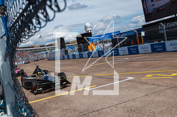 2023-04-23 - 01 VANDOORNE Stoffel (bel), DS Penske Formula E Team, Spark-DS, DS E-Tense FE23, action during the 2023 Berlin ePrix, 6th meeting of the 2022-23 ABB FIA Formula E World Championship, on the Tempelhof Airport Street Circuit from April 21 to 23, 2023 in Berlin, Germany - AUTO - 2023 FORMULA E BERLIN EPRIX - FORMULA E - MOTORS