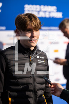 2023-04-23 - BROWNING Luke (gbr), Neom McLaren Formula E Team, Spark-Nissan, Nissan e-4ORCE 04, portrait during the 2023 Berlin ePrix, 6th meeting of the 2022-23 ABB FIA Formula E World Championship, on the Tempelhof Airport Street Circuit from April 21 to 23, 2023 in Berlin, Germany - AUTO - 2023 FORMULA E BERLIN EPRIX - FORMULA E - MOTORS