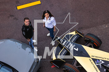 2023-05-05 - VANDOORNE Stoffel (bel) and FOUCHER Béatrice, CEO of DS Automobiles, portrait with new DS7 and DS Penske Formula E Team, Spark-DS, DS E-Tense FE23, portrait during the 2023 Monaco ePrix, 7th meeting of the 2022-23 ABB FIA Formula E World Championship, on the Circuit de Monaco from May 4 to 6, 2023 in Monaco - AUTO - 2023 FORMULA E MONACO EPRIX - FORMULA E - MOTORS