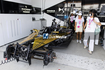 2023-06-02 - Girls on track program at the DS Penske garage during the 2023 Jakarta ePrix, 8th meeting of the 2022-23 ABB FIA Formula E World Championship, on the Jakarta International e-Prix Circuit from June 2 to 3, 2023 in Jakarta, Indonesia - AUTO - 2023 FORMULA E JAKARTA EPRIX - FORMULA E - MOTORS