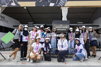 2023-06-02 - Girls on track program at the DS Penske garage during the 2023 Jakarta ePrix, 8th meeting of the 2022-23 ABB FIA Formula E World Championship, on the Jakarta International e-Prix Circuit from June 2 to 3, 2023 in Jakarta, Indonesia - AUTO - 2023 FORMULA E JAKARTA EPRIX - FORMULA E - MOTORS