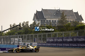 2023-06-04 - 01 VANDOORNE Stoffel (bel), DS Penske Formula E Team, Spark-DS, DS E-Tense FE23, action during the 2023 Jakarta ePrix, 8th meeting of the 2022-23 ABB FIA Formula E World Championship, on the Jakarta International e-Prix Circuit from June 2 to 3, 2023 in Jakarta, Indonesia - AUTO - 2023 FORMULA E JAKARTA EPRIX - FORMULA E - MOTORS
