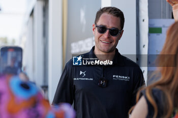 2023-06-22 - VANDOORNE Stoffel (bel), DS Penske Formula E Team, Spark-DS, DS E-Tense FE23, portrait and Toni Cowan Brown portrait, during the 2023 Southwire Portland ePrix, 9th meeting of the 2022-23 ABB FIA Formula E World Championship, on the Portland International Raceway from June 22 to 24, 2023 in Portland, United States of America - AUTO - 2023 FORMULA E PORTLAND EPRIX - FORMULA E - MOTORS