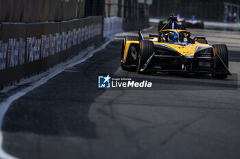 2023-06-23 - 58 RAST René (ger), Neom McLaren Formula E Team, Spark-Nissan, Nissan e-4ORCE 04, action during the 2023 Southwire Portland ePrix, 9th meeting of the 2022-23 ABB FIA Formula E World Championship, on the Portland International Raceway from June 22 to 24, 2023 in Portland, United States of America - AUTO - 2023 FORMULA E PORTLAND EPRIX - FORMULA E - MOTORS