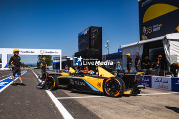 2023-06-24 - 05 HUGHES Jake (gbr), Neom McLaren Formula E Team, Spark-Nissan, Nissan e-4ORCE 04, action 58 RAST René (ger), Neom McLaren Formula E Team, Spark-Nissan, Nissan e-4ORCE 04, action pitlane during the 2023 Southwire Portland ePrix, 9th meeting of the 2022-23 ABB FIA Formula E World Championship, on the Portland International Raceway from June 22 to 24, 2023 in Portland, United States of America - AUTO - 2023 FORMULA E PORTLAND EPRIX - FORMULA E - MOTORS