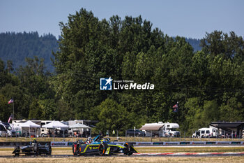2023-06-24 - 51 MULLER Nico (swi), Team ABT - CUPRA, Spark-Mahindra, Mahindra M9-Electro, action 25 VERGNE Jean-Eric (fra), DS Penske Formula E Team, Spark-DS, DS E-Tense FE23, action during the 2023 Southwire Portland ePrix, 9th meeting of the 2022-23 ABB FIA Formula E World Championship, on the Portland International Raceway from June 22 to 24, 2023 in Portland, United States of America - AUTO - 2023 FORMULA E PORTLAND EPRIX - FORMULA E - MOTORS